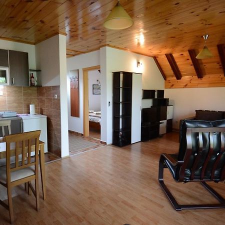 Apartmani Ogi I Ana バイナ・バシュタ エクステリア 写真