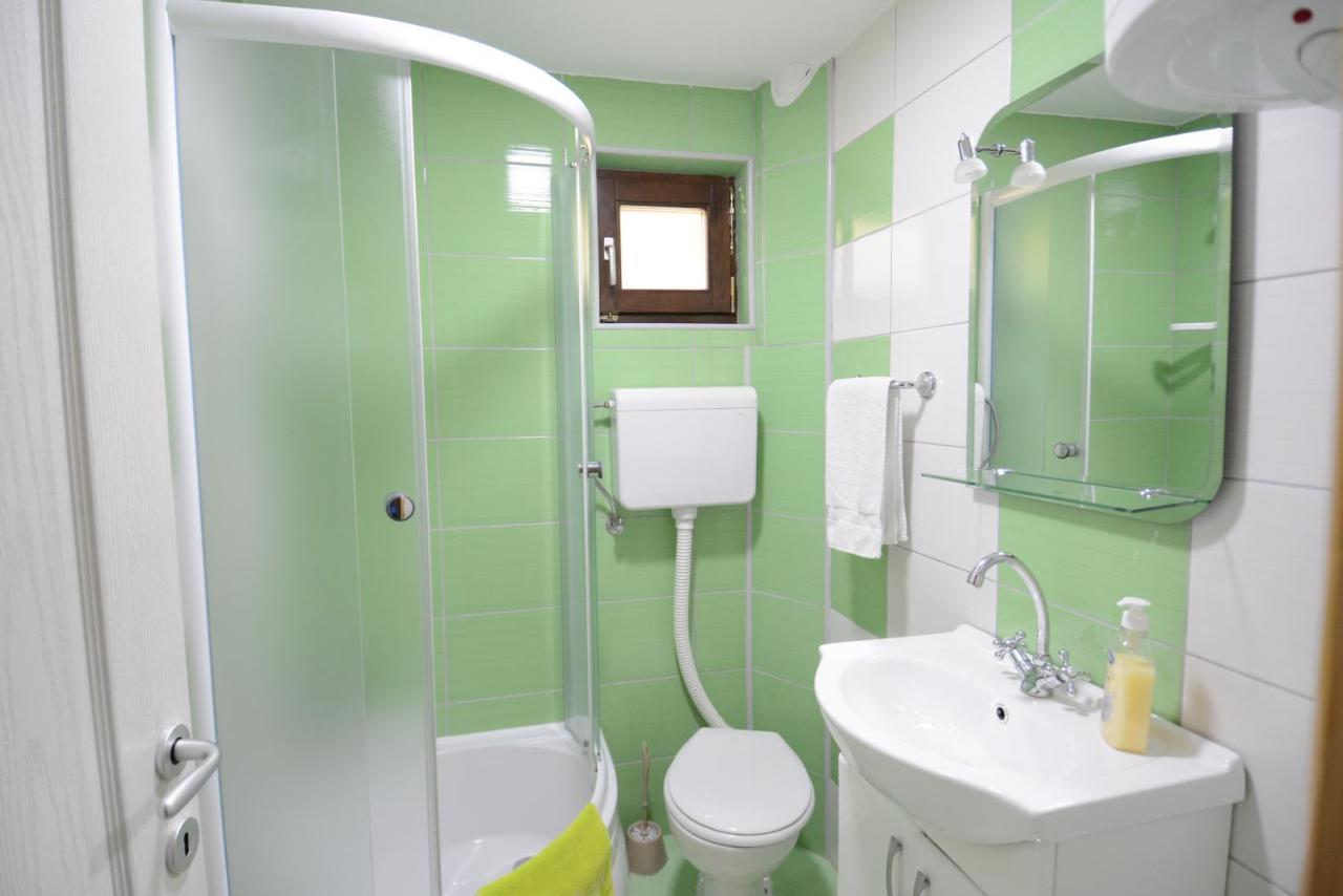 Apartmani Ogi I Ana バイナ・バシュタ エクステリア 写真