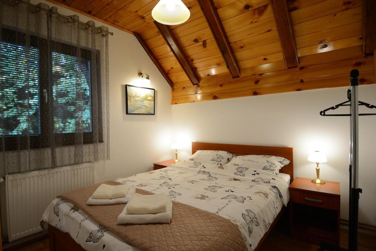 Apartmani Ogi I Ana バイナ・バシュタ エクステリア 写真